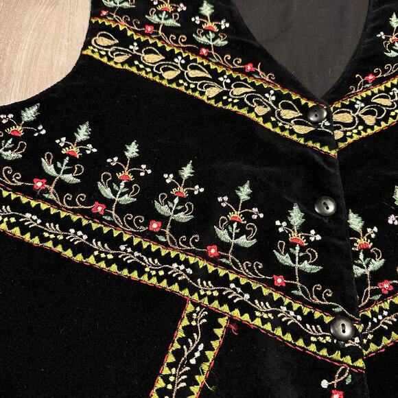New Directions‎ Women's Black Velvet Button Up Embroidered Holiday Vest Size L - Picture 5 of 5